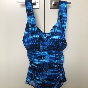 NWOT Beautiful tie dye swimsuit